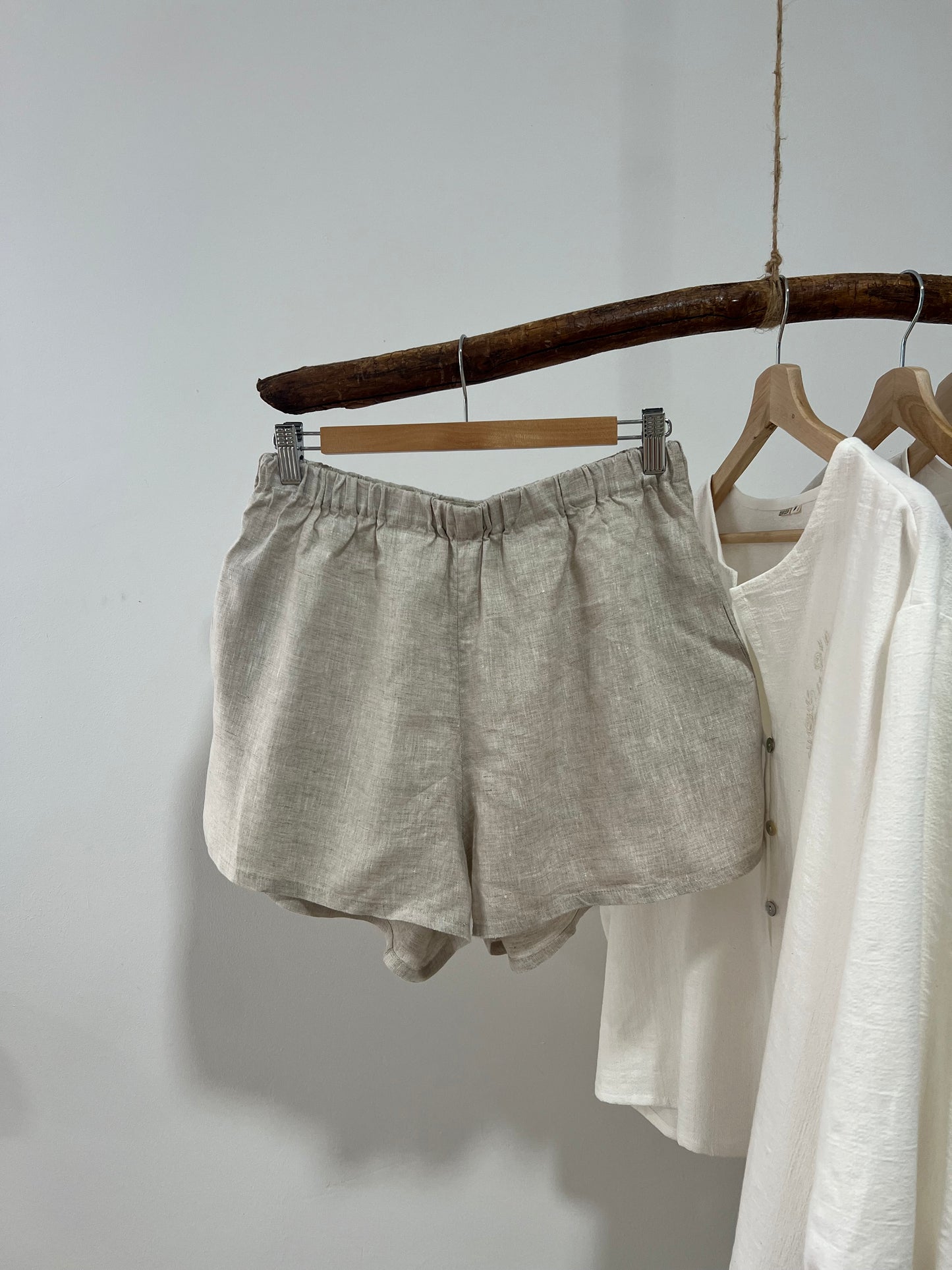 Sand linen shorts