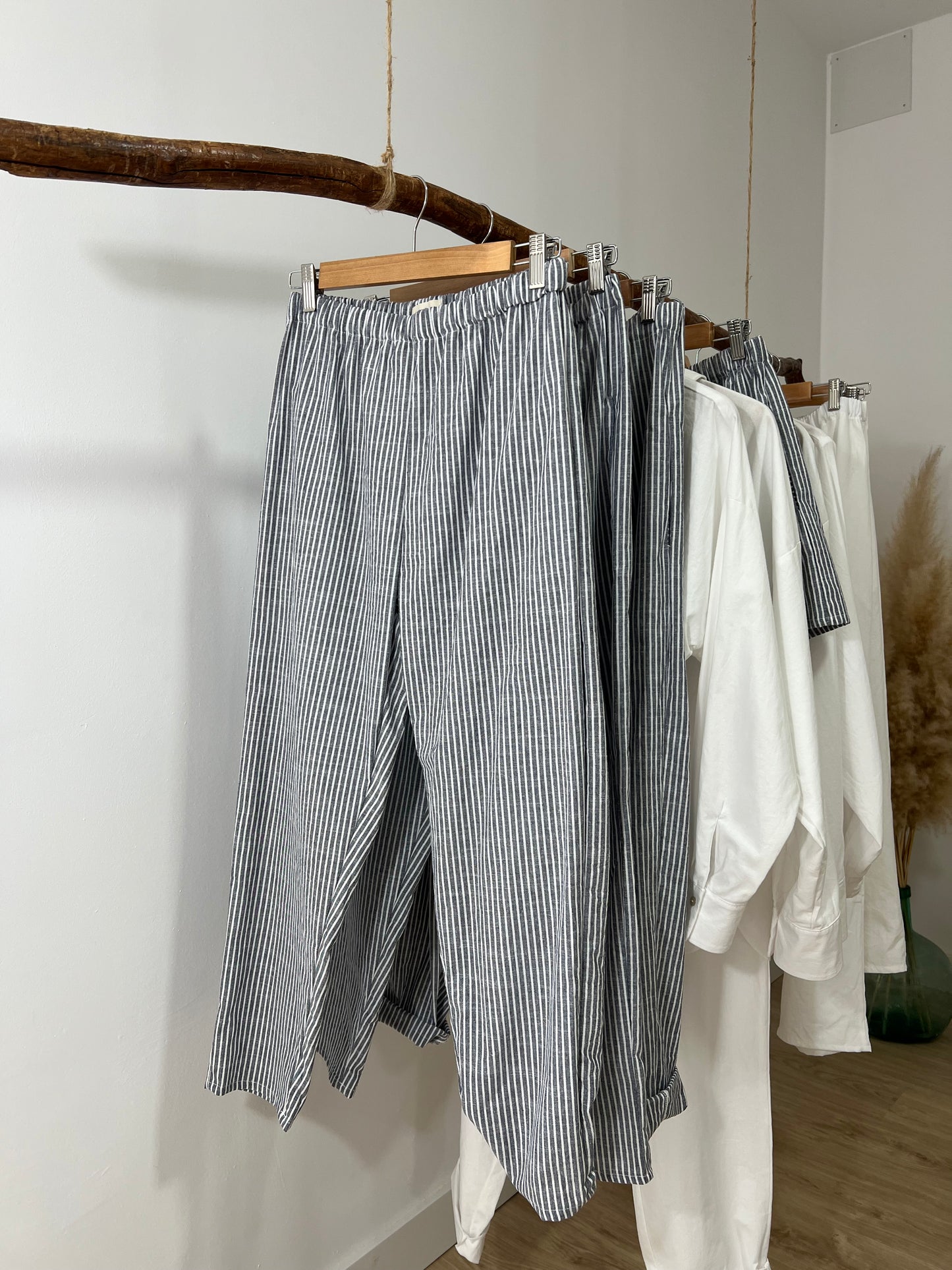 Strioed trousers