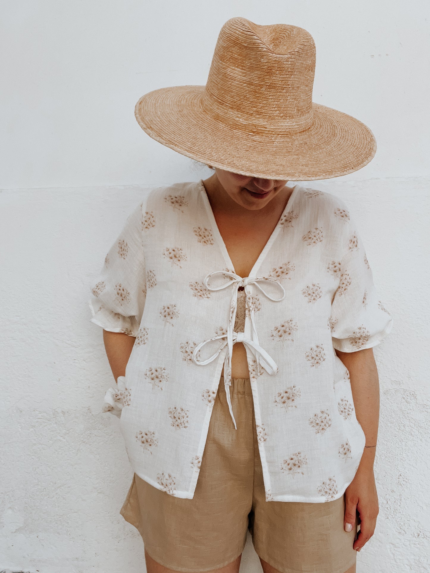 Blusa Eloise flor tostado