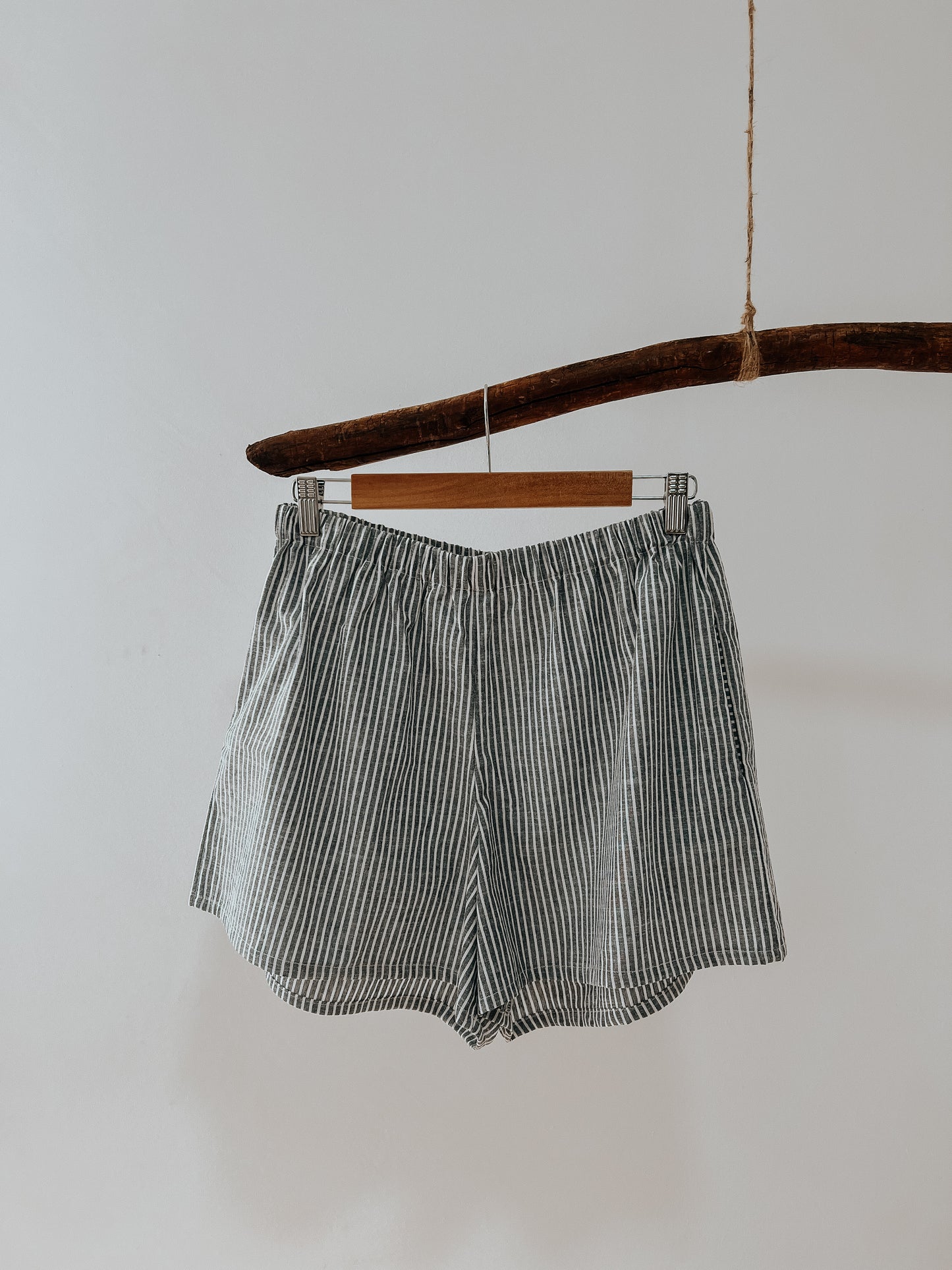 Shorts de rayas azules