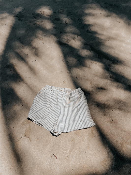 Shorts de lino rayas negras
