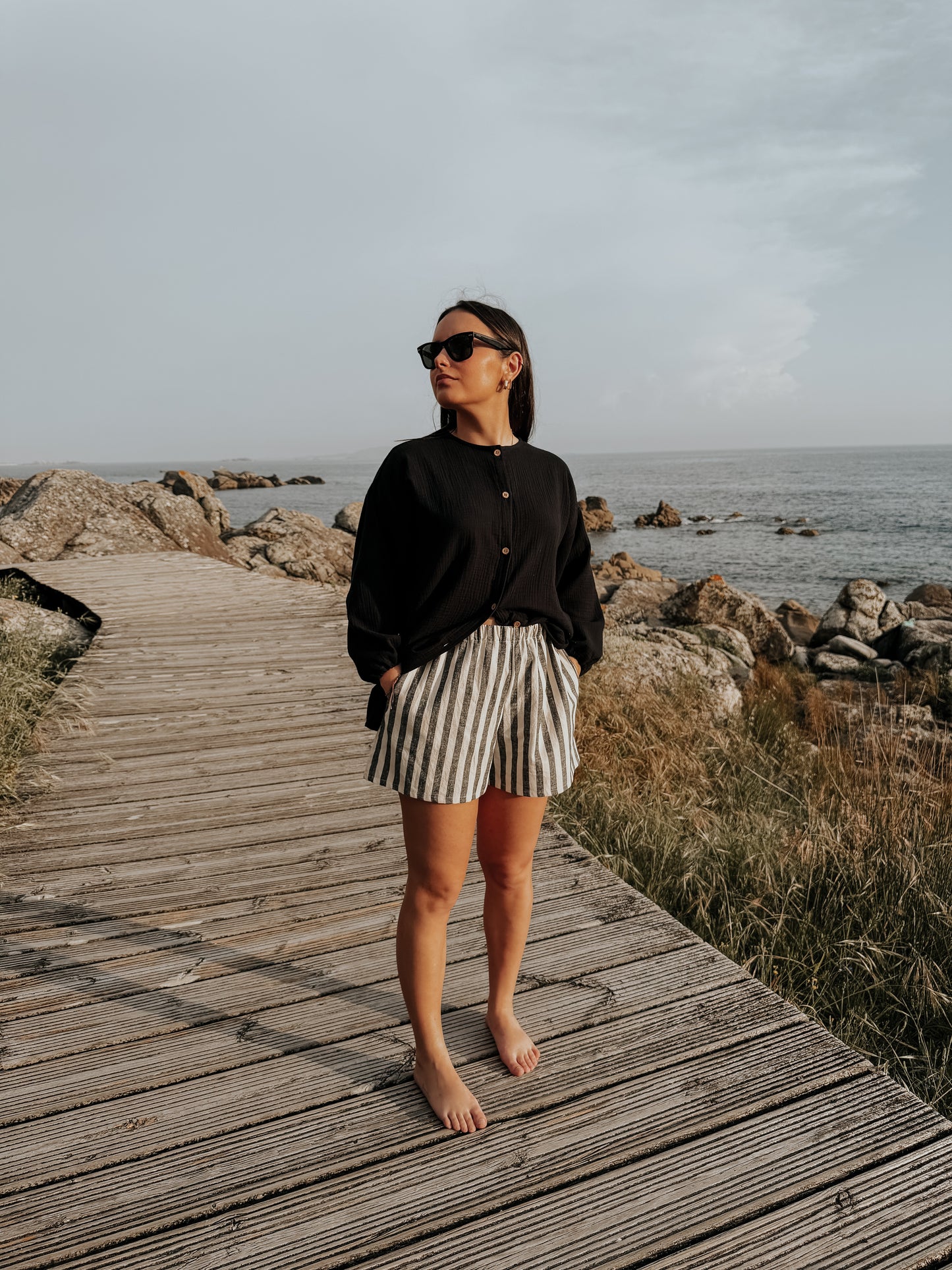 Shorts de lino rayas negras