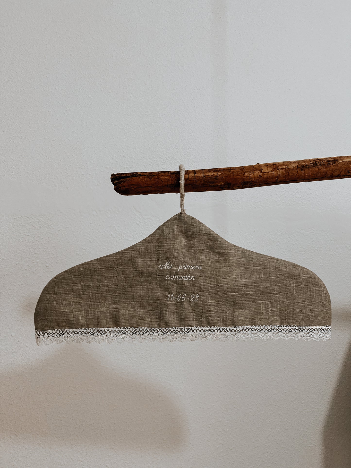 Linen hangers