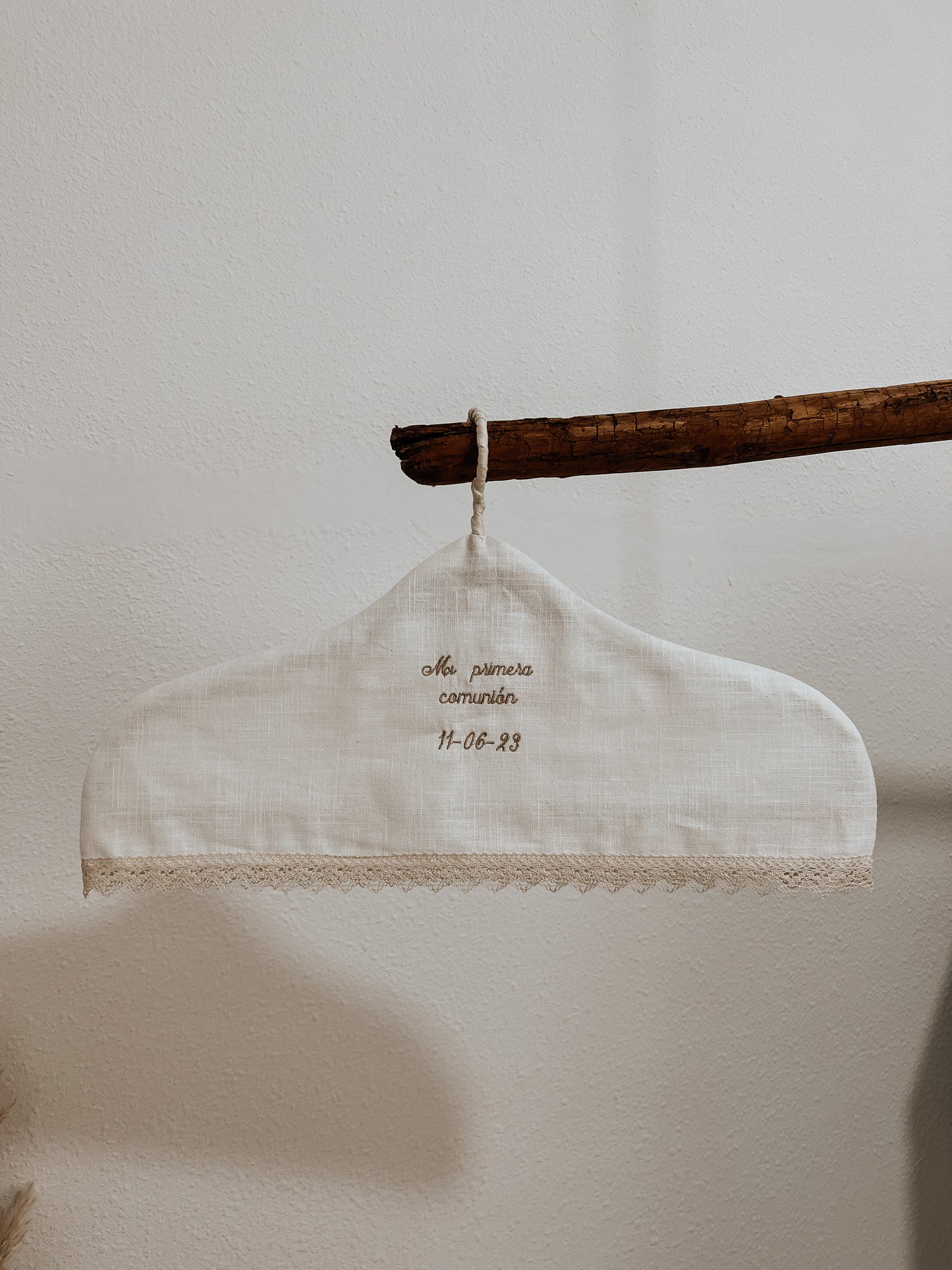 Linen hangers