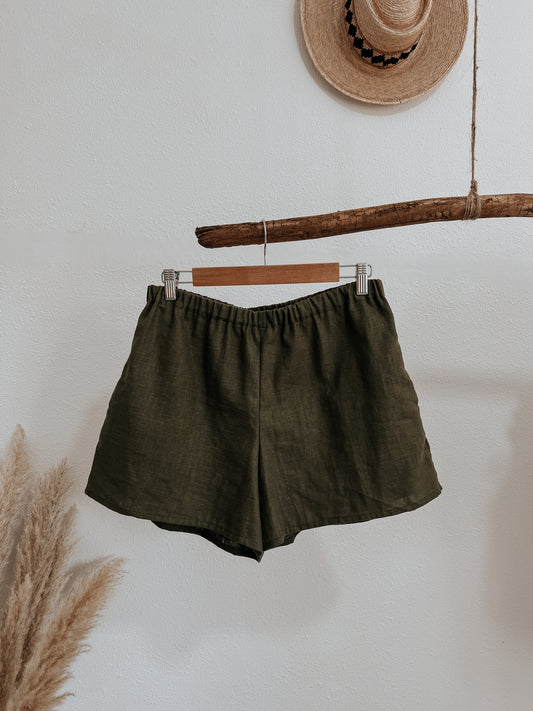 Shorts de lino verde