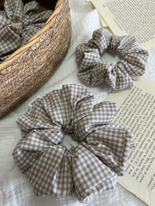 Beige gingham scrunchie